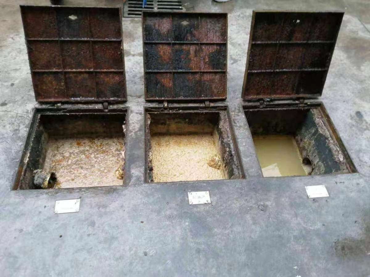 园林办事处清理隔油池-污水池清掏