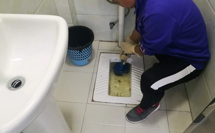 园林办事处疏通蹲坑