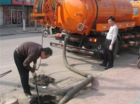 园林办事处清掏化粪池，健康生活从这里开始